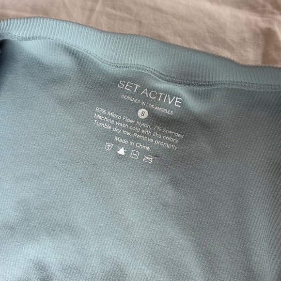 4 PIECE SET ACTIVE SCULPTFLEX Sz S RAIN PALE BLUE Crop zip, leggings, 2 tops - Picture 12 of 12